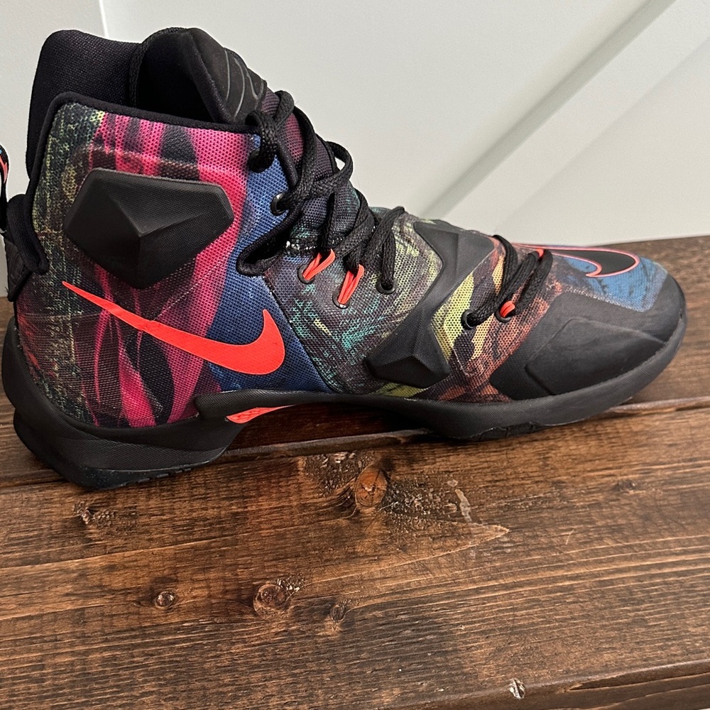Nike LeBron 13 XIII Akronite 807219-008 Men’s 10.5 Multicolor - Picture 3 of 7